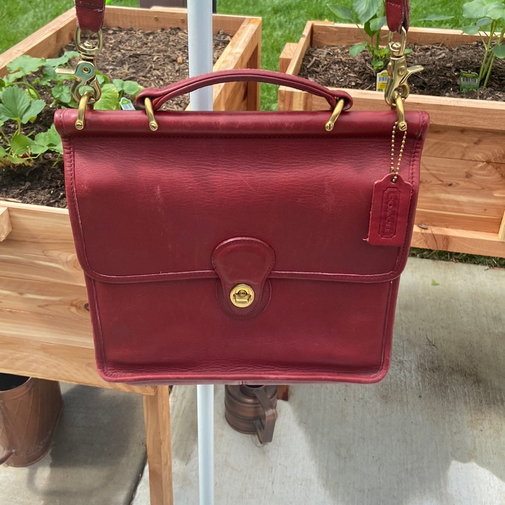 Vintage Coach leather Red Willis crossbody bag 9927